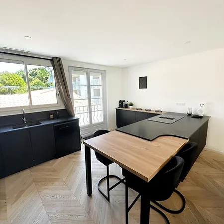 Du Carnot - Terrasses Et Jardins La Rochelle (Charente-Maritime)